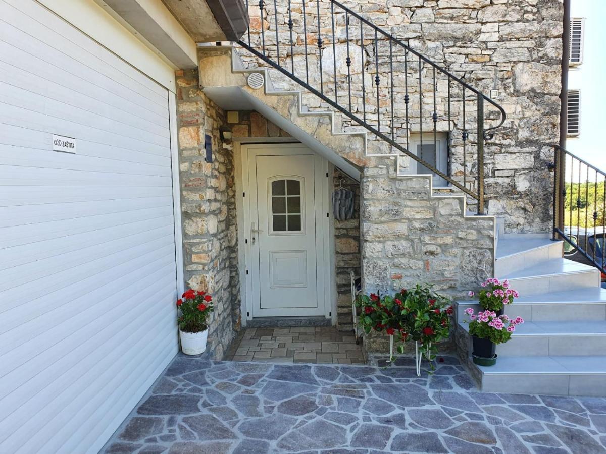 Private Accommodation Kanegra Умаг Екстериор снимка